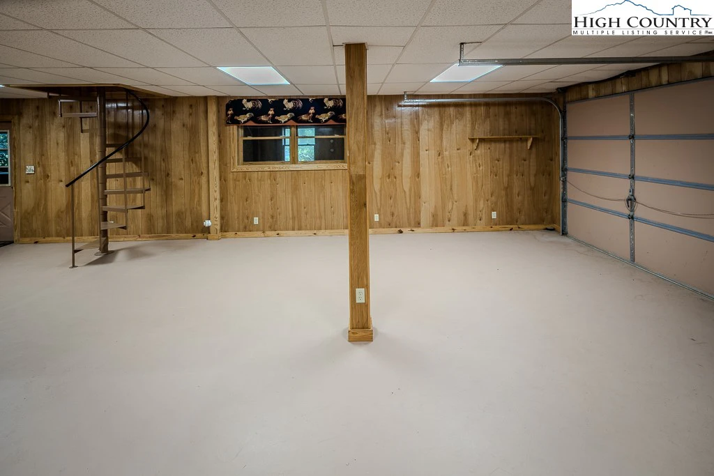 Image number 2 for the current listing