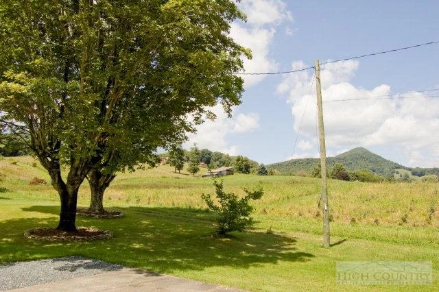 Image number 9 for the current listing