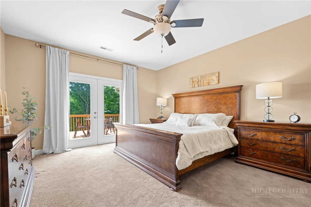 Image number 14 for the current listing
