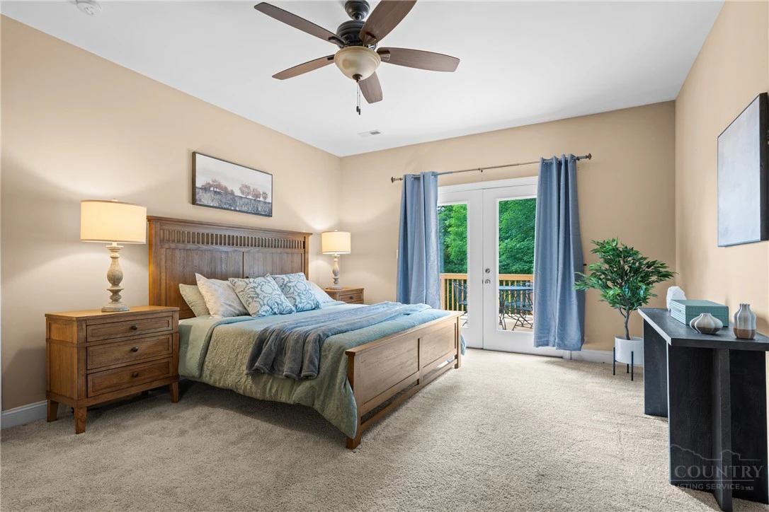 Image number 11 for the current listing