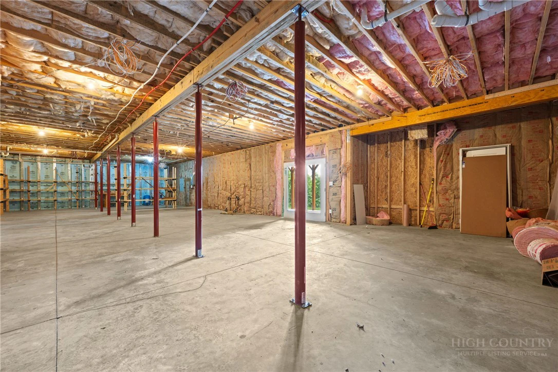 Image number 18 for the current listing