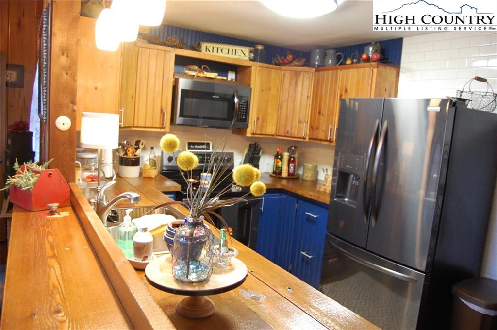 Image number 6 for the current listing