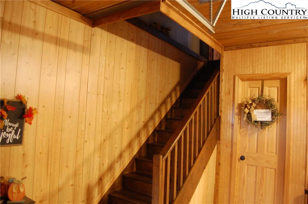 Image number 11 for the current listing