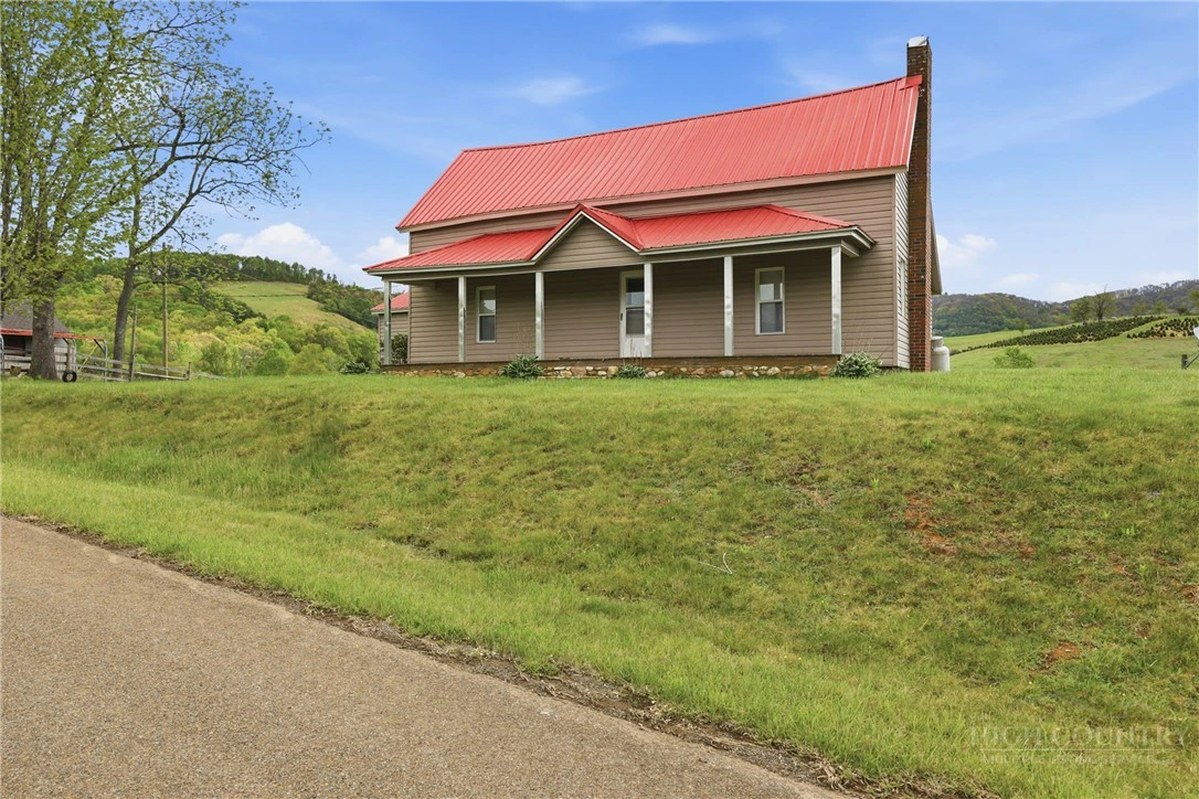 Image number 15 for the current listing