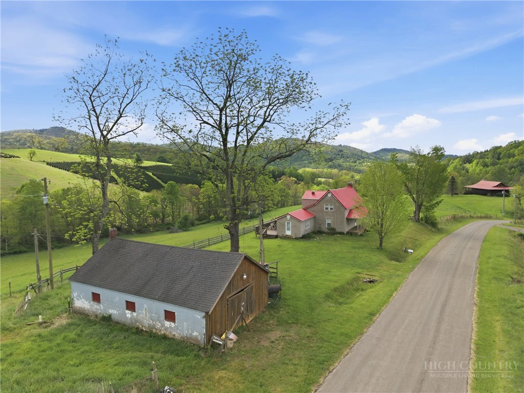 Image number 26 for the current listing