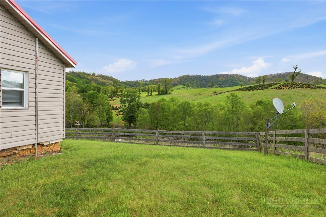 Image number 20 for the current listing