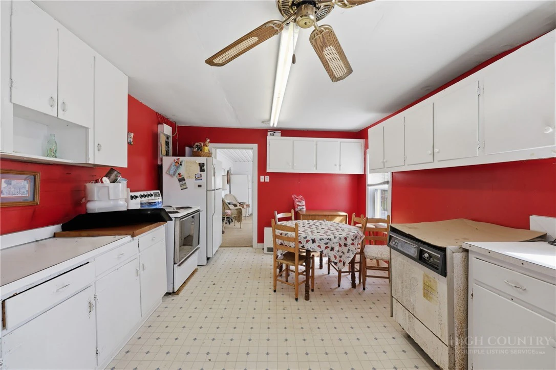 Image number 12 for the current listing