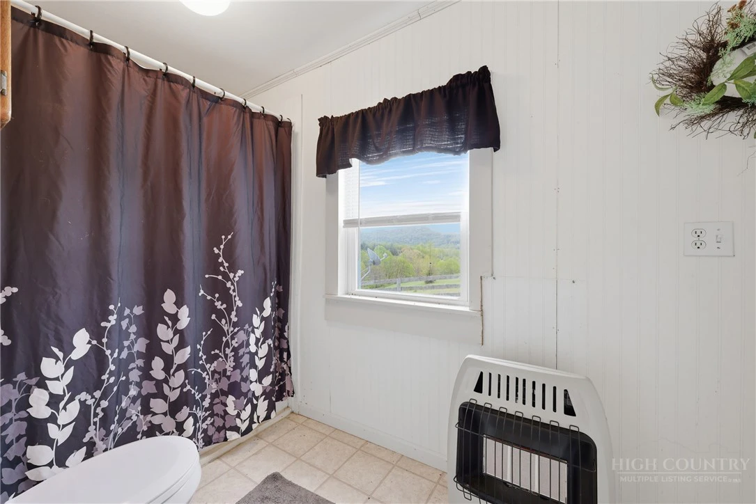Image number 6 for the current listing