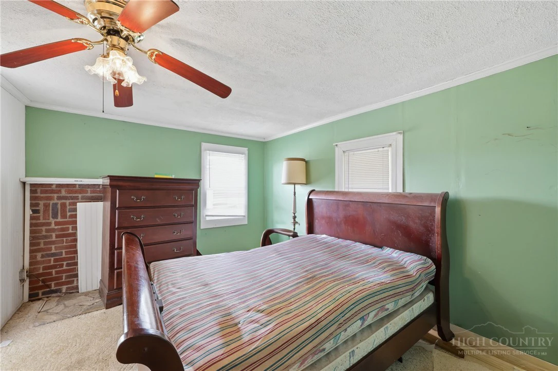 Image number 8 for the current listing