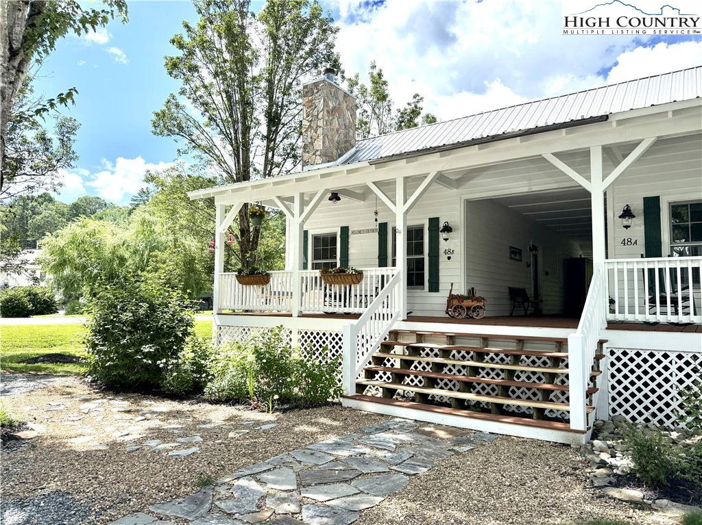 Image number 1 for the current listing