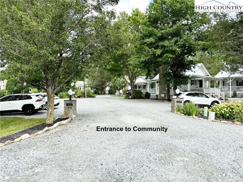 Image number 13 for the current listing