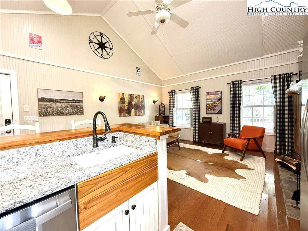 Image number 18 for the current listing