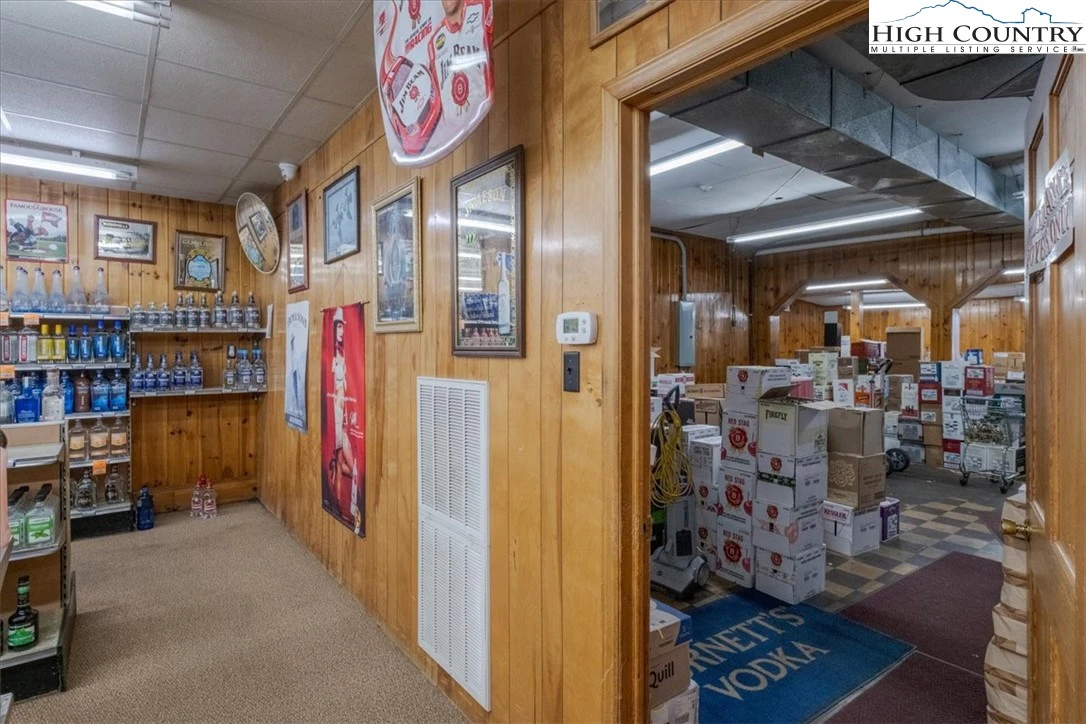 Image number 20 for the current listing
