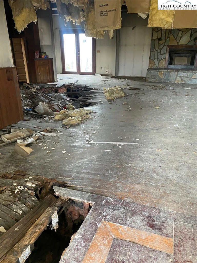 Image number 8 for the current listing