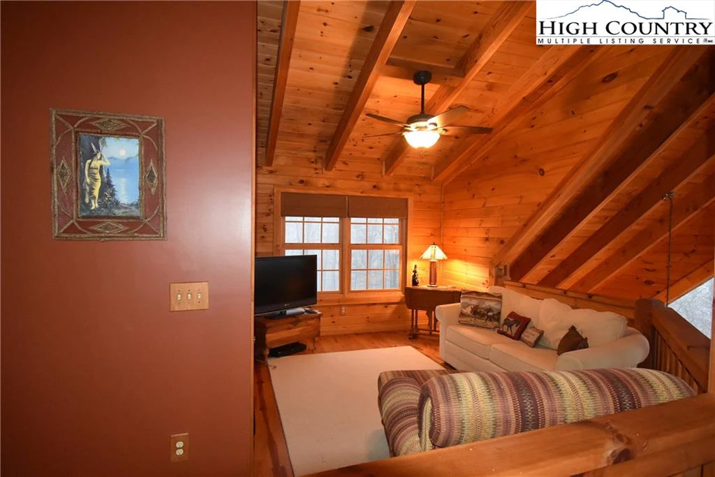 Image number 3 for the current listing