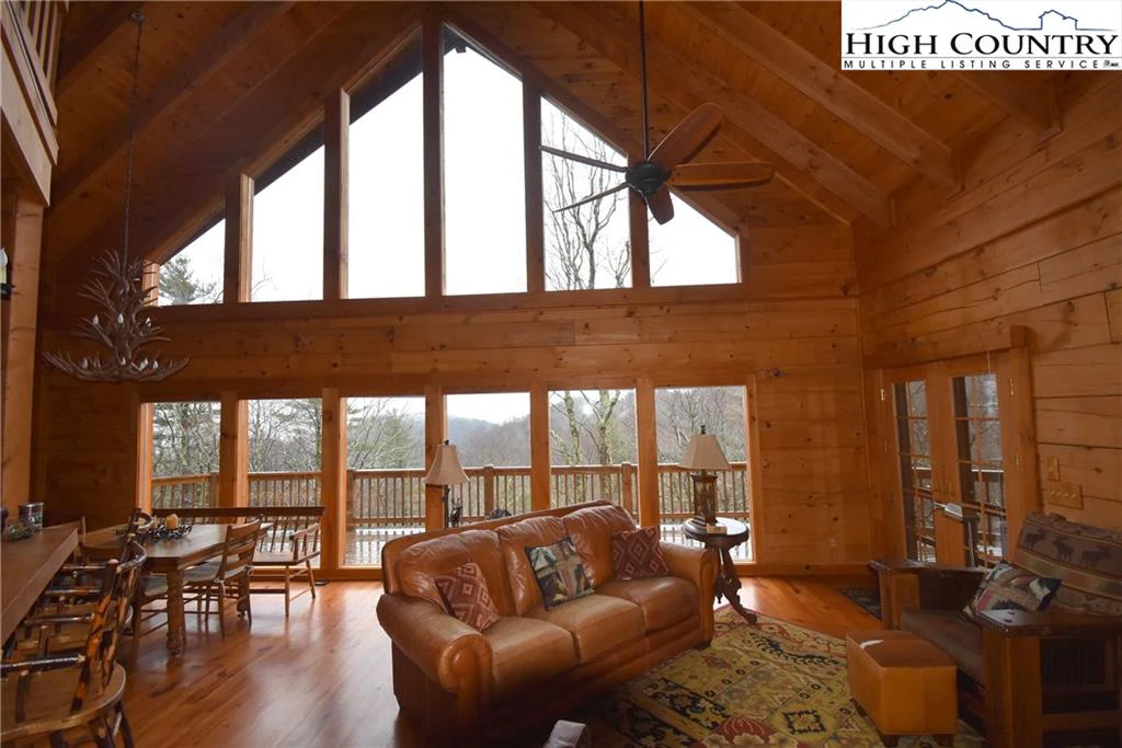 Image number 7 for the current listing
