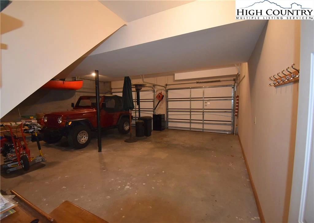 Image number 18 for the current listing