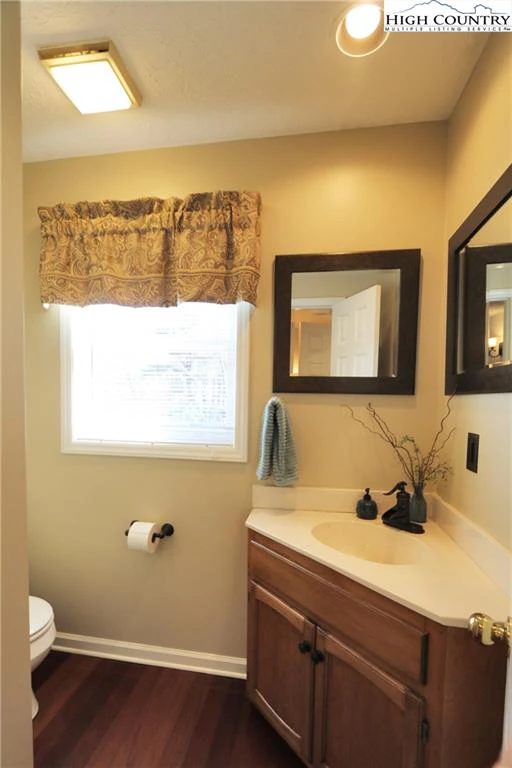 Image number 12 for the current listing