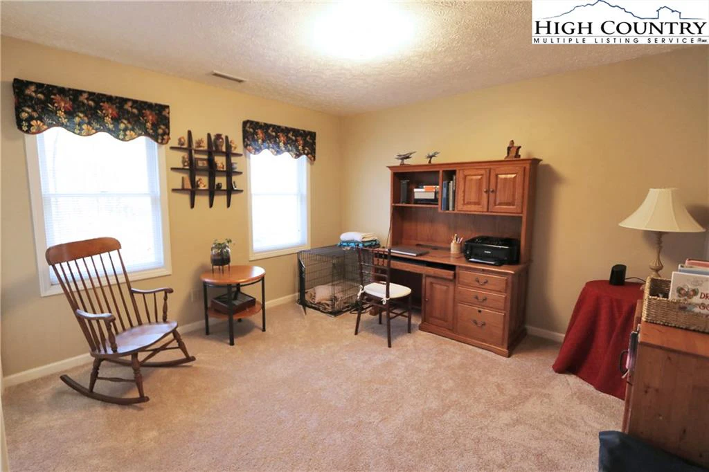 Image number 7 for the current listing