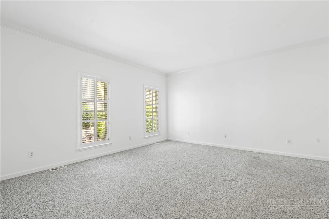 Image number 16 for the current listing