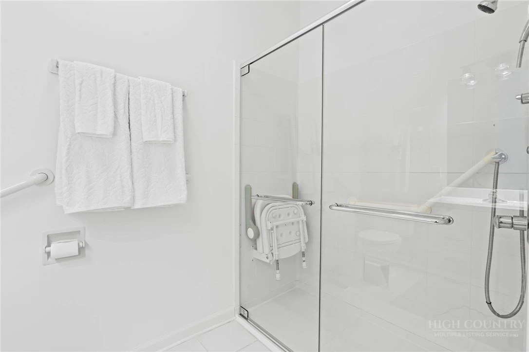 Image number 20 for the current listing