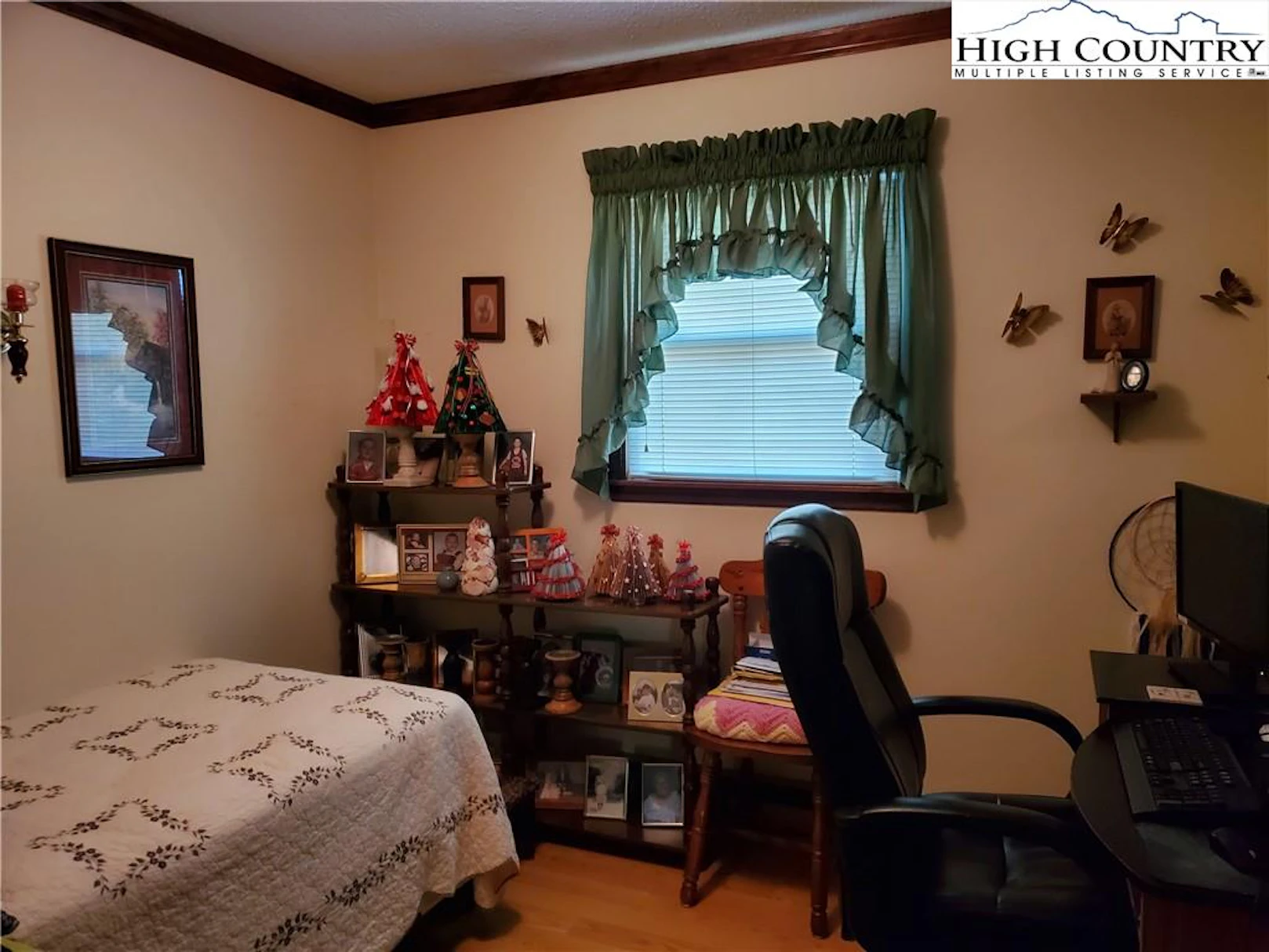 Image number 12 for the current listing