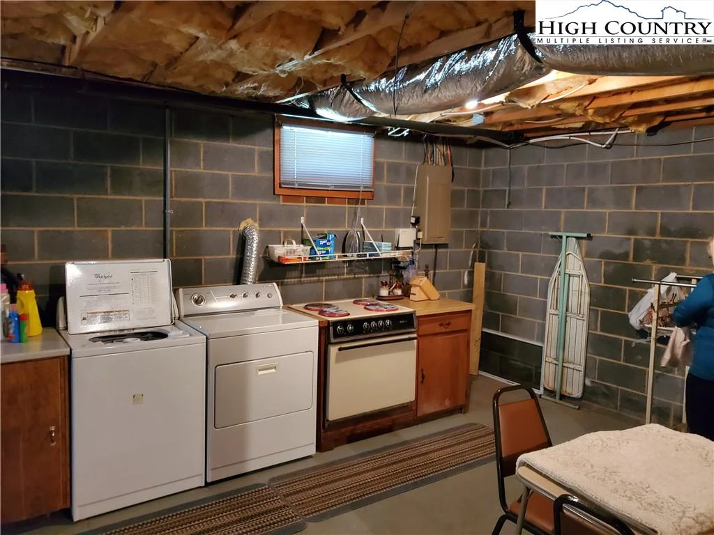 Image number 7 for the current listing