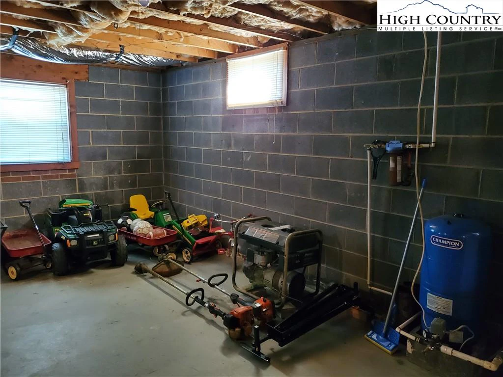 Image number 3 for the current listing