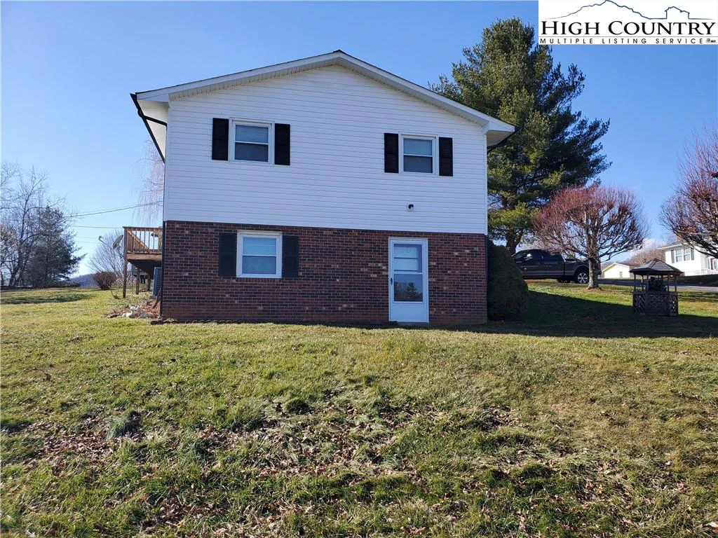 Image number 18 for the current listing