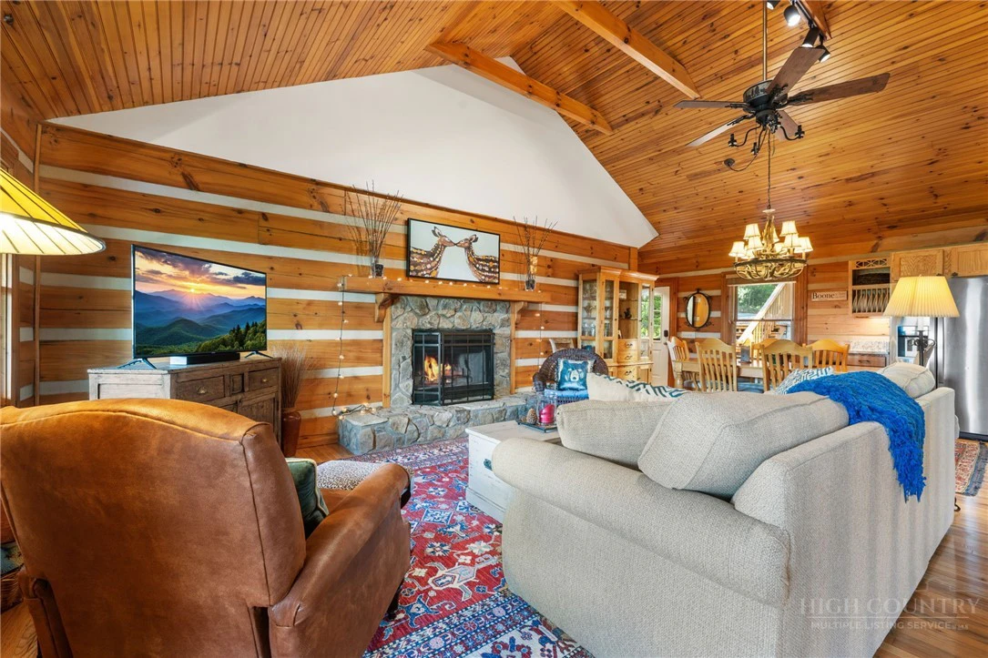 Image number 9 for the current listing
