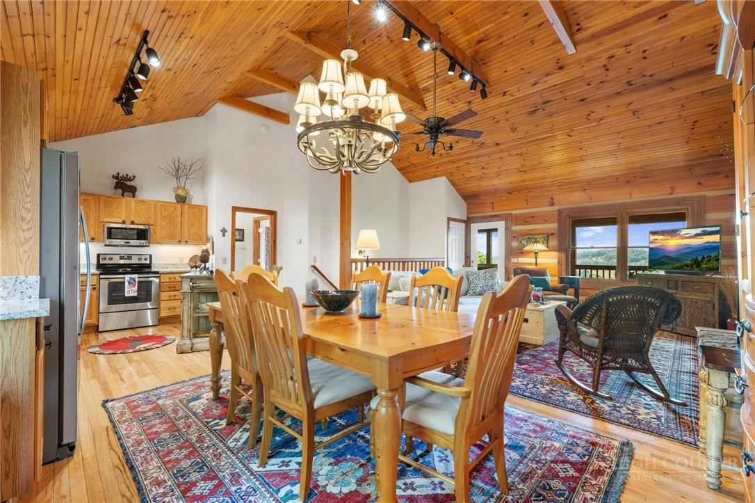 Image number 12 for the current listing
