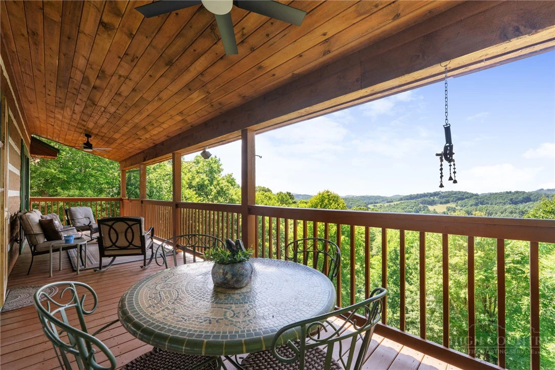 Image number 17 for the current listing