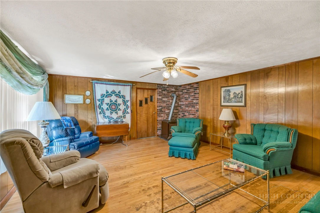 Image number 10 for the current listing