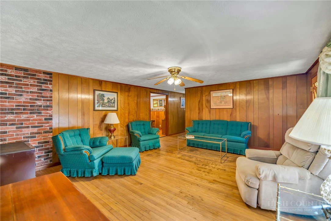 Image number 12 for the current listing