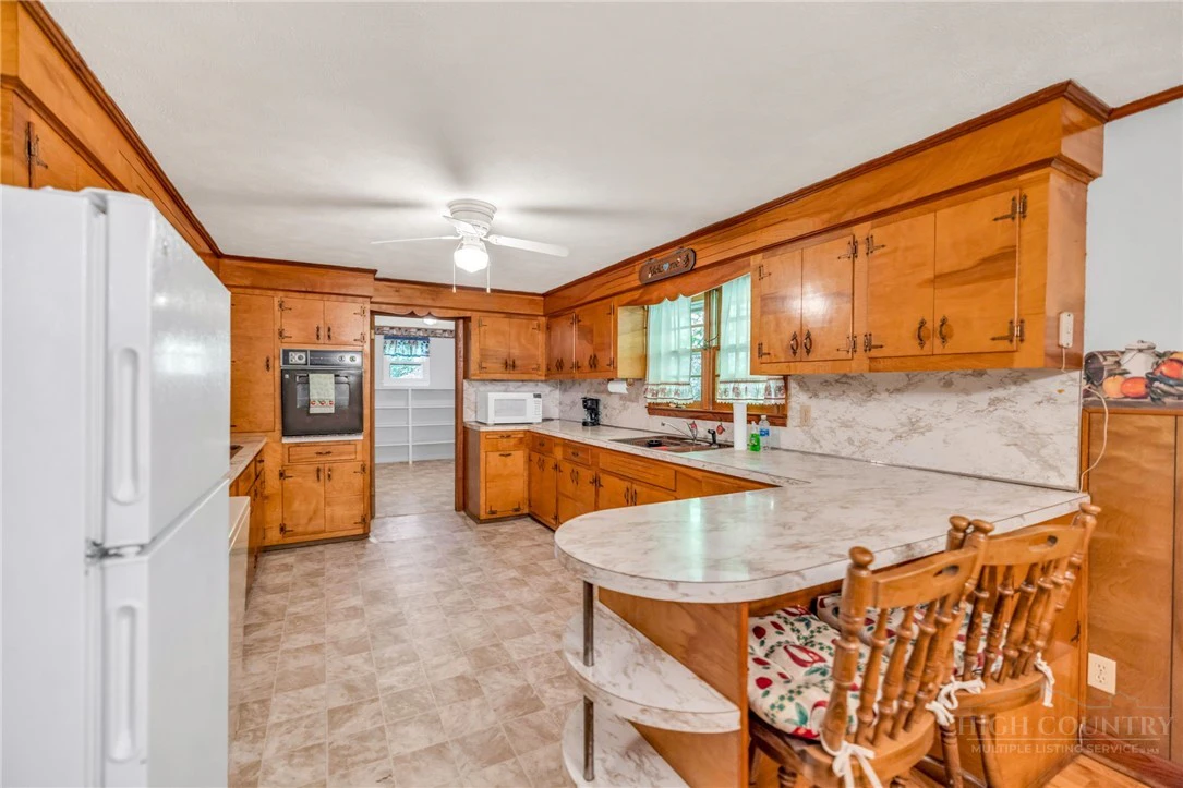 Image number 16 for the current listing