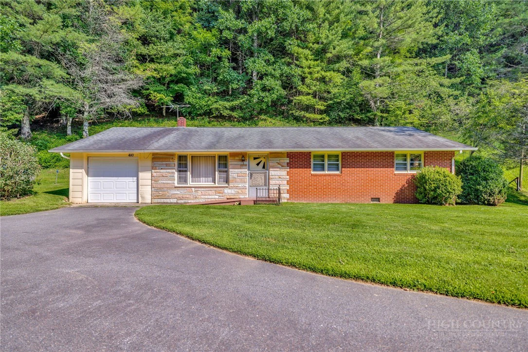 Image number 1 for the current listing