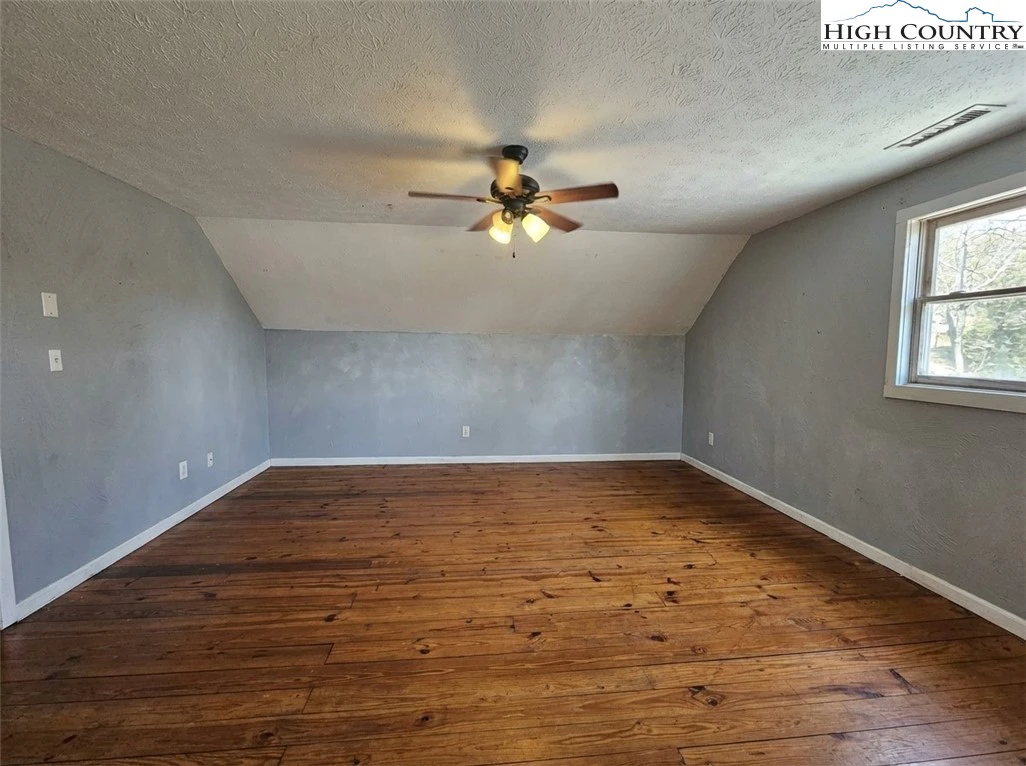 Image number 7 for the current listing
