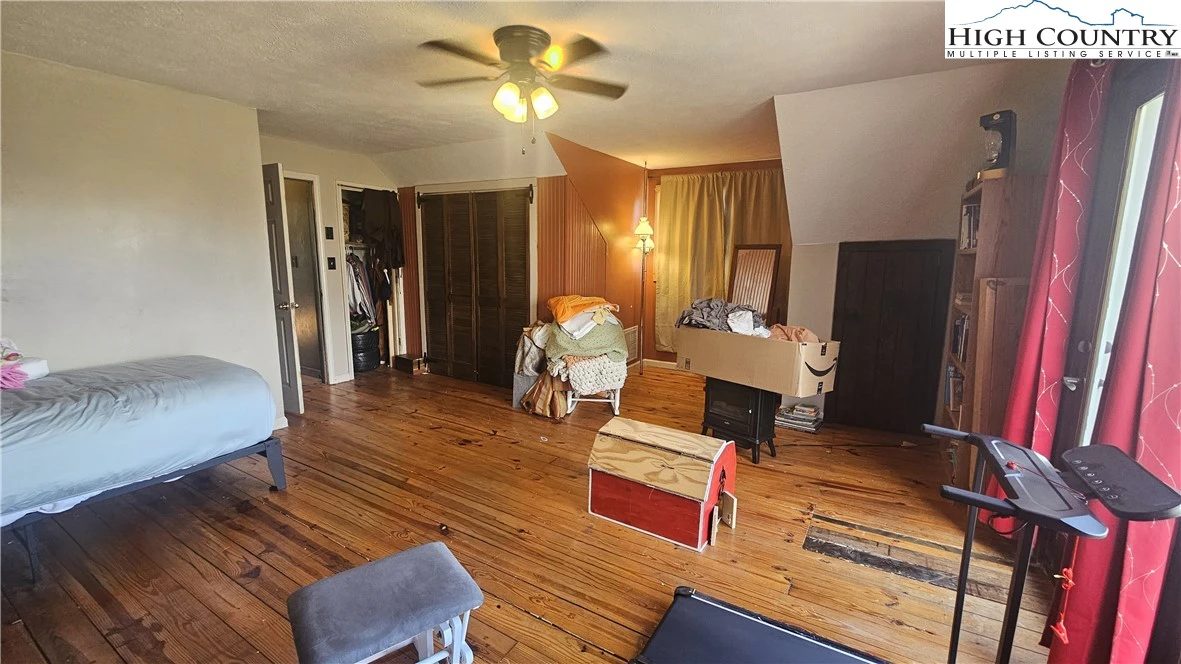 Image number 5 for the current listing