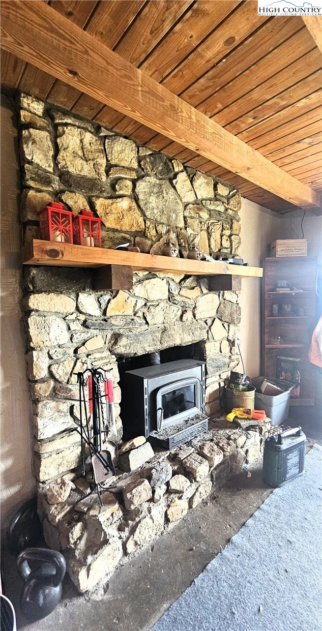 Image number 15 for the current listing