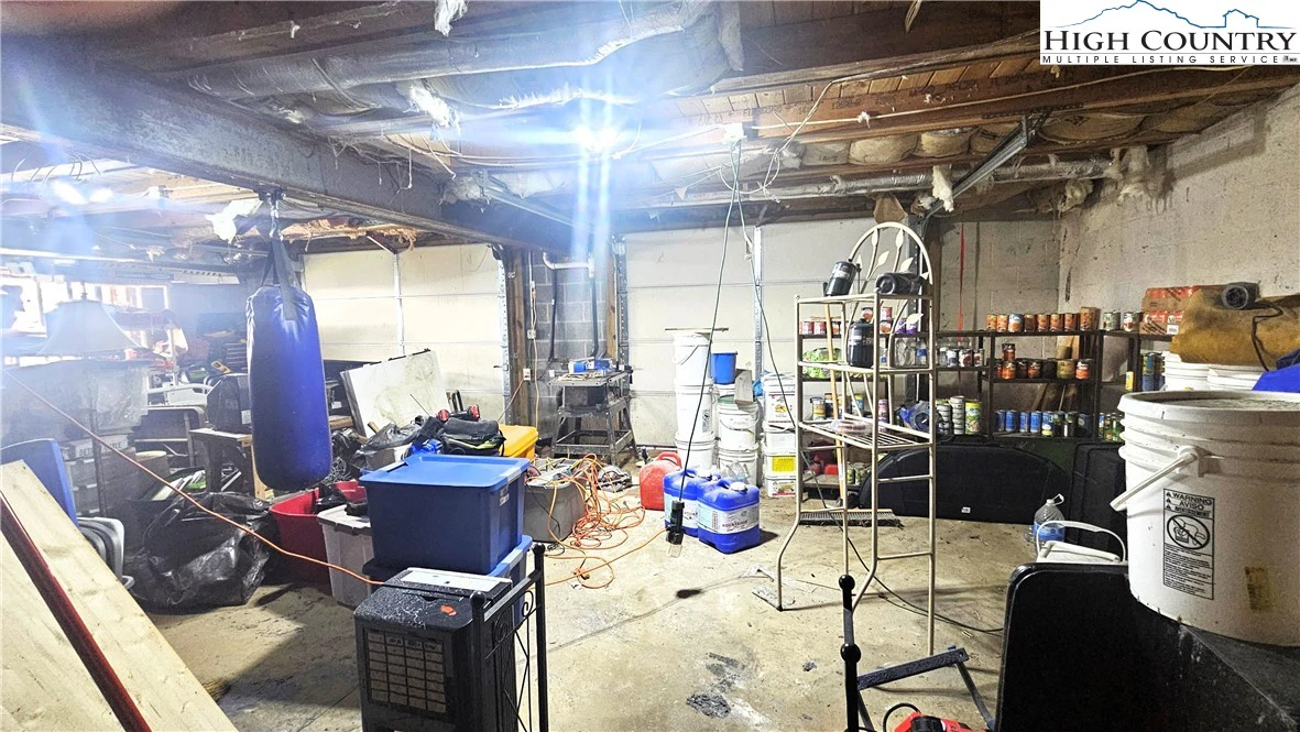 Image number 18 for the current listing