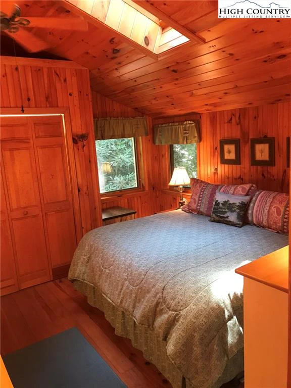 Image number 20 for the current listing