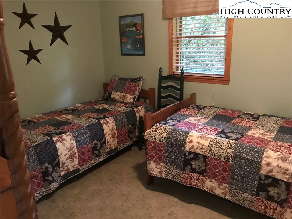 Image number 6 for the current listing