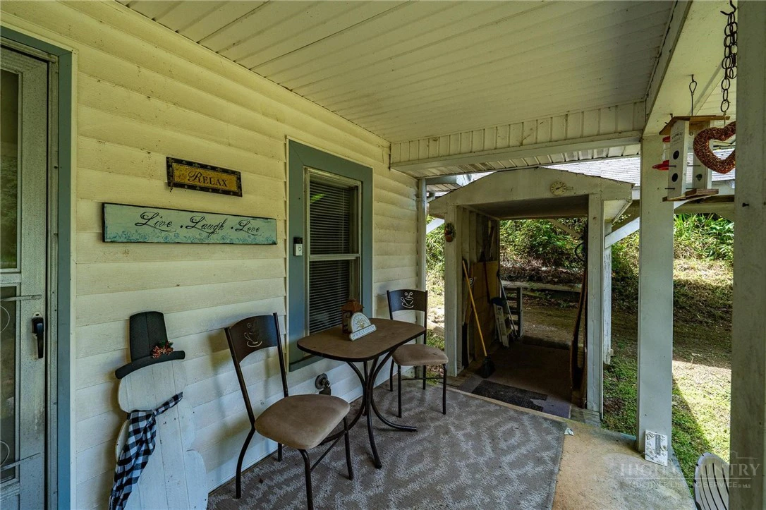 Image number 3 for the current listing
