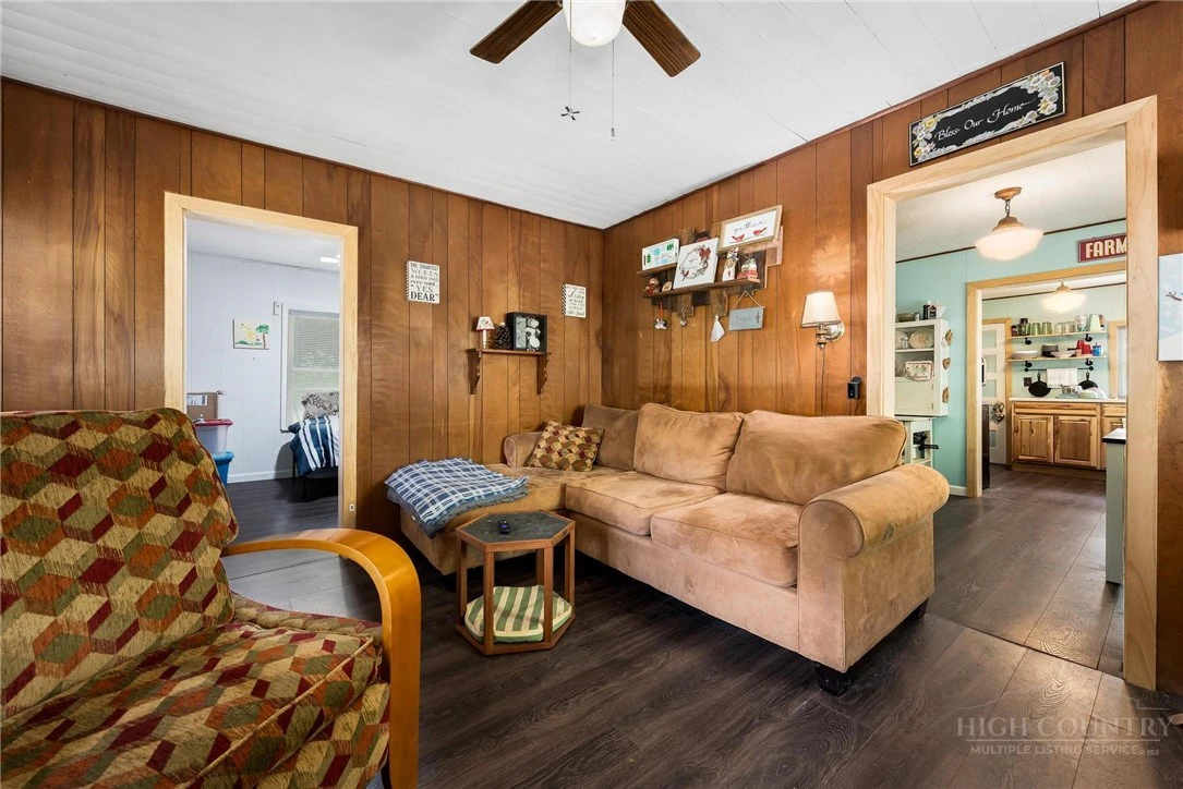 Image number 6 for the current listing