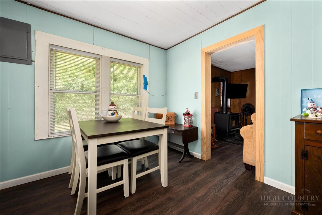 Image number 9 for the current listing