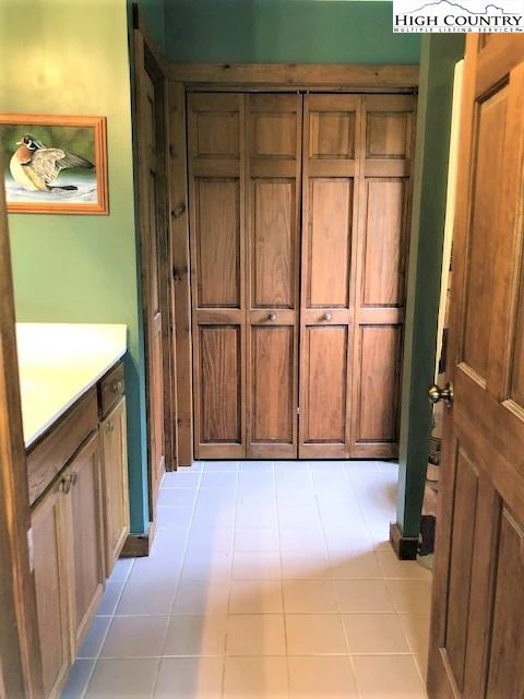 Image number 2 for the current listing