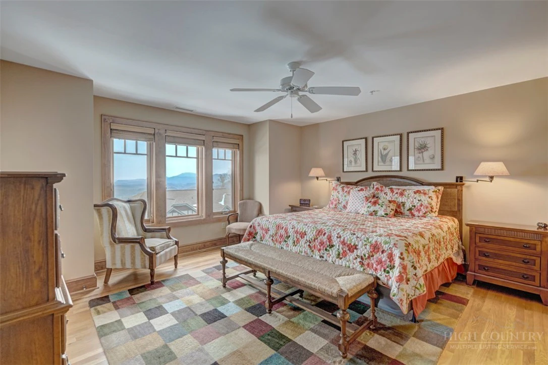 Image number 20 for the current listing