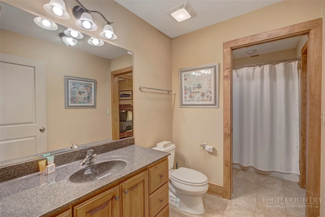 Image number 11 for the current listing