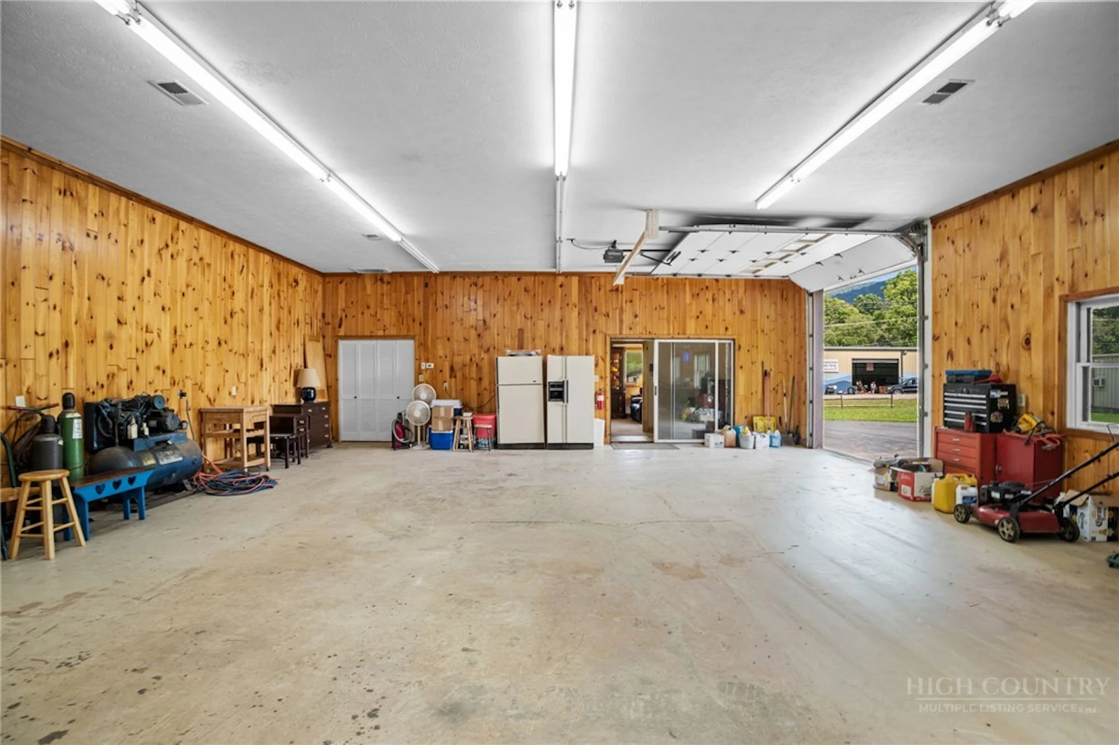Image number 20 for the current listing