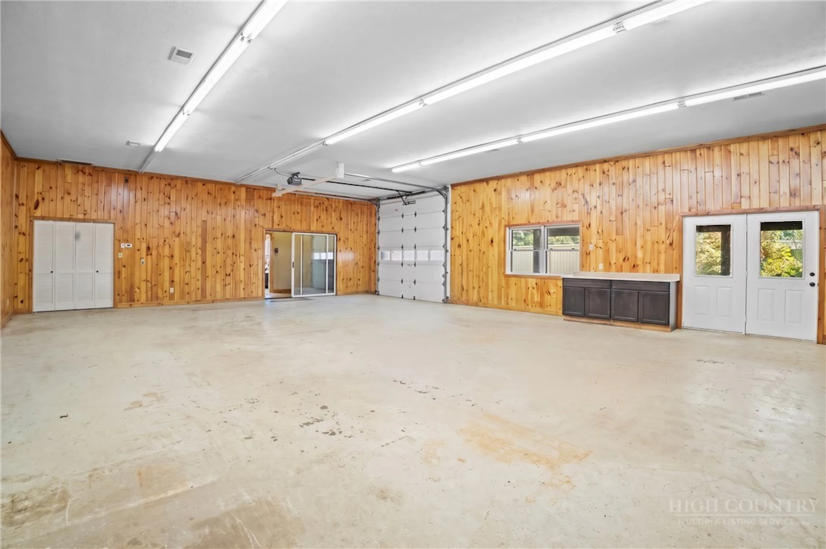 Image number 18 for the current listing